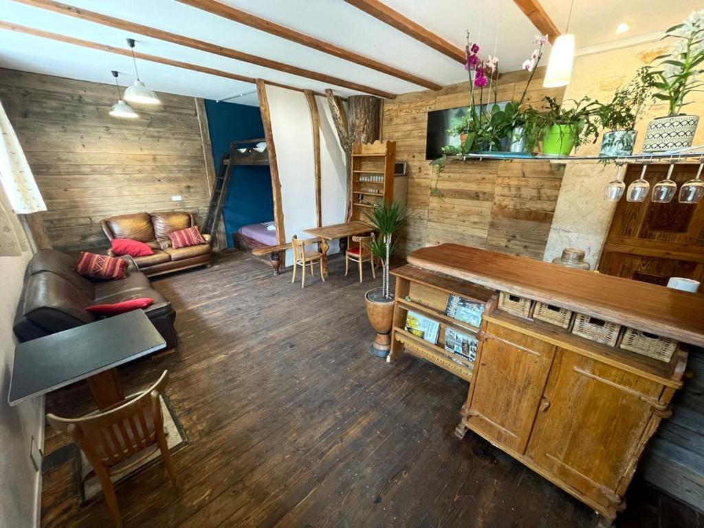 Le Refuge De Chaparon Apartman Lathuile Kültér fotó